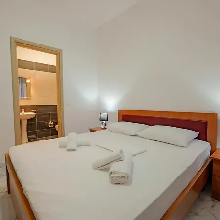 Valentina 1 Sarandë