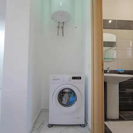 Valentina 1 * Σαράντα