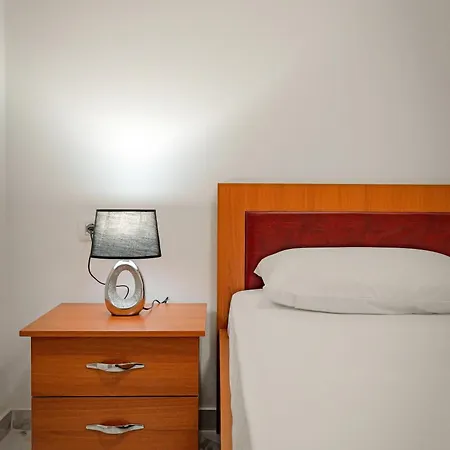 Διαμέρισμα Valentina 1 *