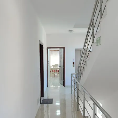Apartment Valentina 1 *